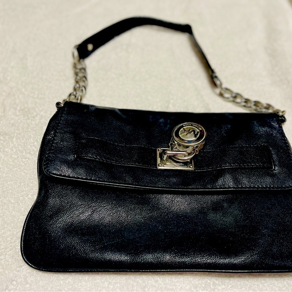 Michael Kors Lock shoulder purse - Retired - Picture 1 of 6